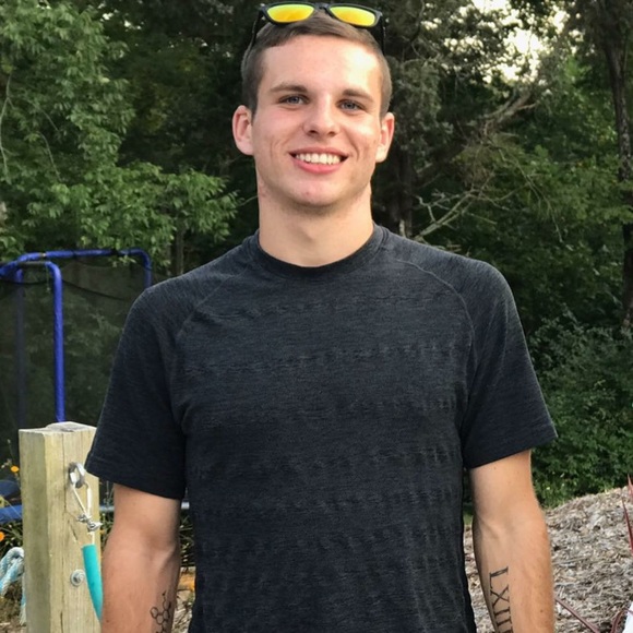 Meet your Posher, Hunter - Picture 1 of 1